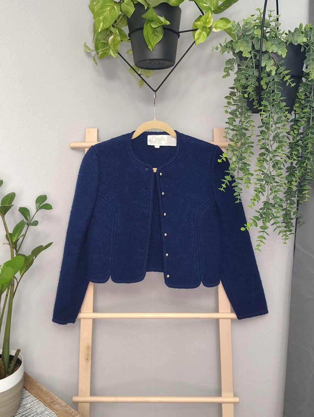 VTG Navy Women's 100% Wool Cropped Jacket - Classic Silver Button Front, Size 6